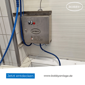 Die ideale Lösung für Tür- und Durchgangsbereiche in Hygienestationen und Hygieneschleusen: Mit dem JR-FOAM System wird ein gleichmäßiger Schaumteppich automatisch aufgetragen und Keimverschleppung zuverlässig verhindert, ganz ohne Pumpe oder Motor. Dank klugem cleverem Design, Voreinstellung und einfacher Montage sofort einsatzbereit.